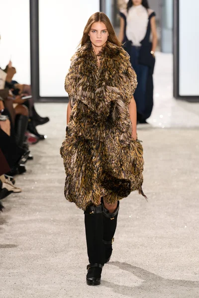 Look 8